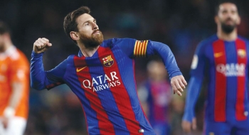 Messi fica no Barcelona até 2021 